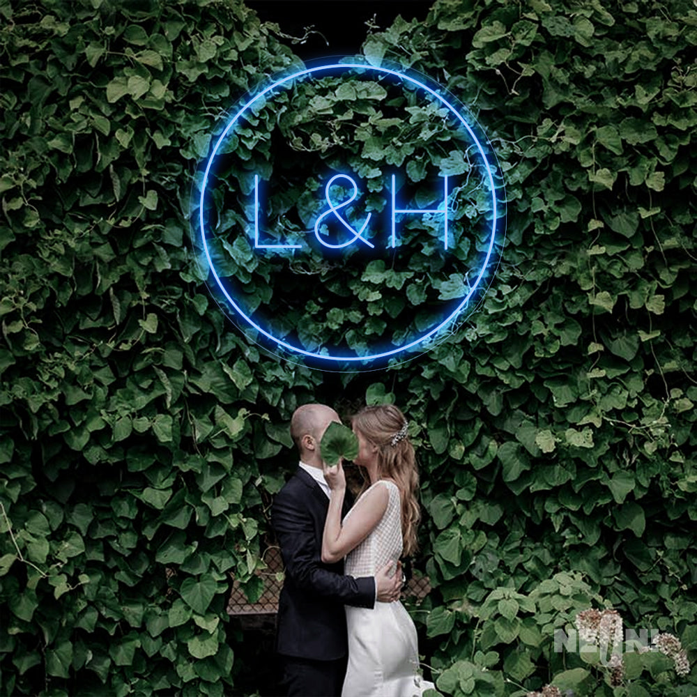 L&C - INITIALS INSIDE CIRCLE