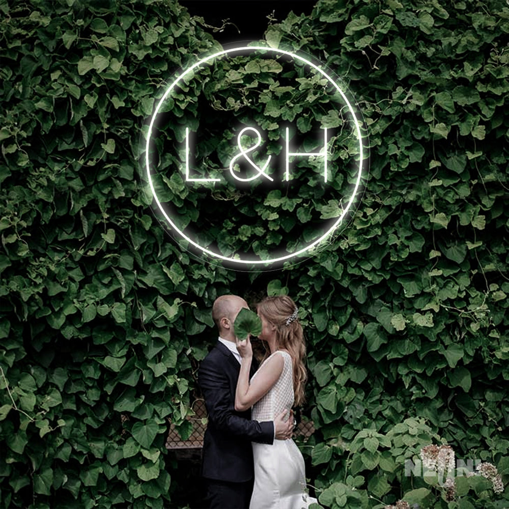 L&C - INITIALS INSIDE CIRCLE