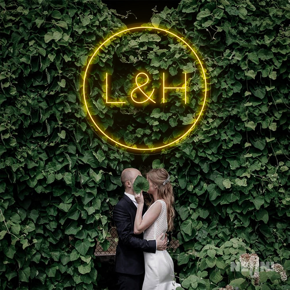 L&C - INITIALS INSIDE CIRCLE