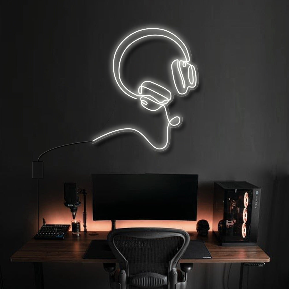 HEADPHONES LINE ART - BOSE STYLE