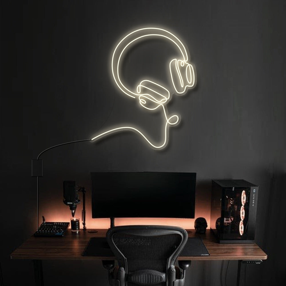 HEADPHONES LINE ART - BOSE STYLE