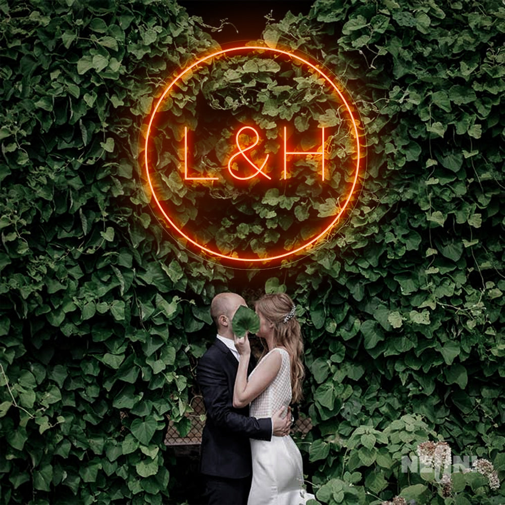 L&C - INITIALS INSIDE CIRCLE